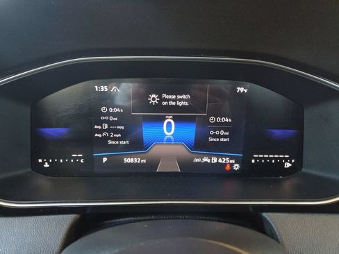 Used 2025 Volkswagen Jetta Sport FWD image 2