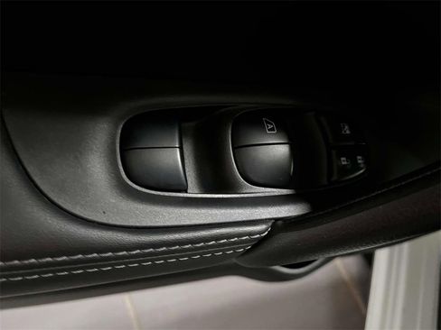 Used 2022 Nissan Rogue Sport SV w/ Technology Package image 15