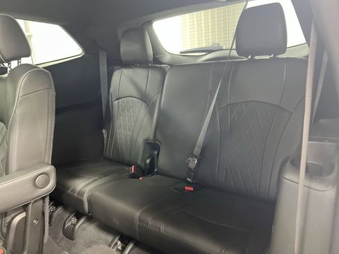 Used 2023 Buick Enclave Avenir AWD/4WD image 25