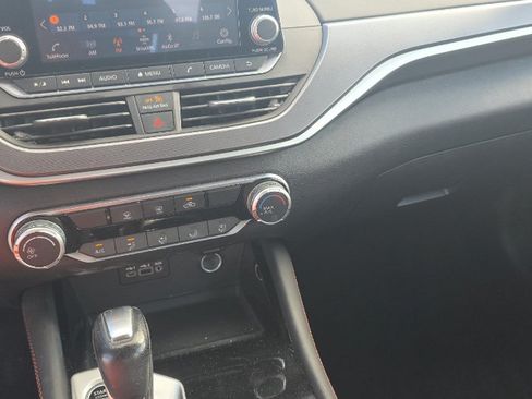 Used 2023 Nissan Altima 2.5 SR FWD image 11