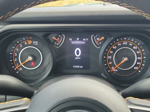 Used 2024 Jeep Gladiator Sport AWD/4WD image 17