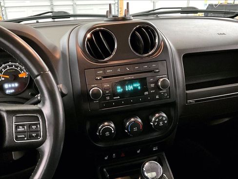 Used 2016 Jeep Patriot High Altitude image 7