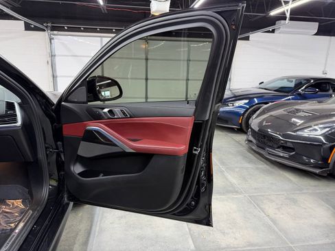 Used 2021 BMW X6 M50i w/ Executive Package image 25