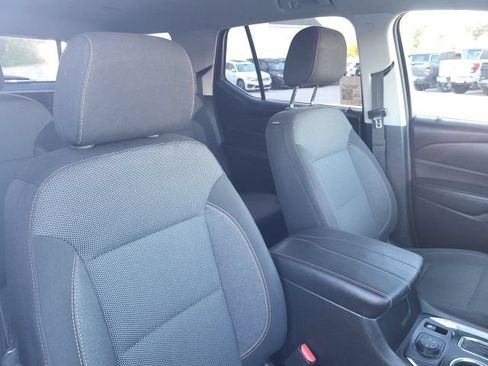 Used 2018 Chevrolet Traverse LT w/ LPO, 'HIT The Road' Package AWD/4WD image 13