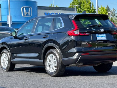 Used 2023 Honda CR-V LX image 3