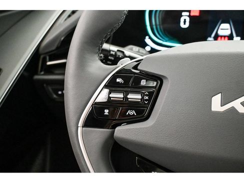 New 2026 Kia Niro FWD image 22