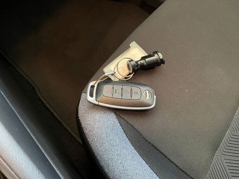 Used 2025 Nissan Versa SV image 21