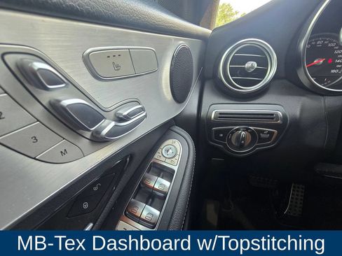 Used 2019 Mercedes-Benz GLC 300 4MATIC image 19