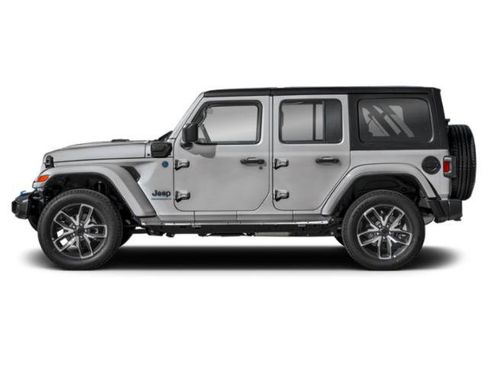 Used 2024 Jeep Wrangler Unlimited Sahara w/ Dual Top Group AWD/4WD image 3