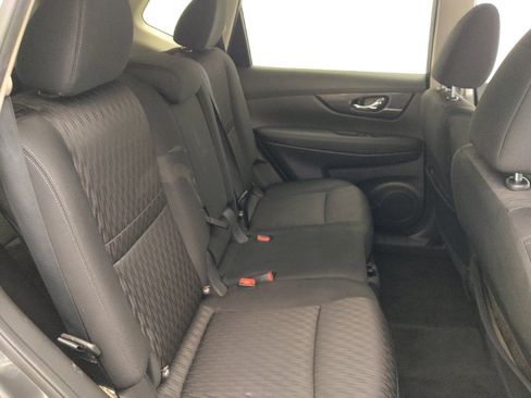Used 2018 Nissan Rogue SV FWD image 19