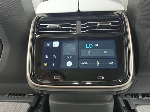 Used 2024 Rivian R1S Adventure AWD/4WD image 30