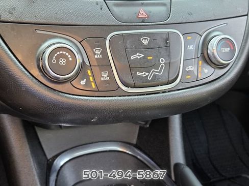 Used 2018 Chevrolet Malibu LT w/ Leather Package FWD image 23