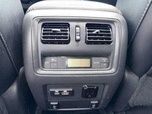 Used 2019 Nissan Pathfinder Platinum w/ Cargo Package FWD image 22