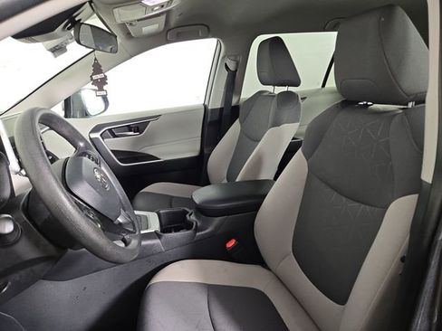 Used 2025 Toyota RAV4 XLE image 13
