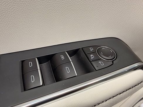 Used 2025 GMC Acadia Denali w/ Super Cruise Package image 24