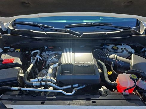 Used 2024 Chevrolet Silverado 1500 ZR2 w/ Technology Package image 30