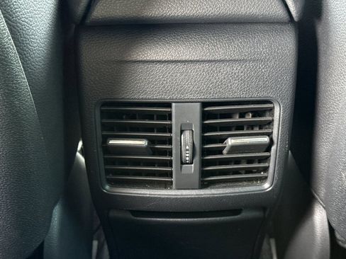 Used 2019 Mercedes-Benz CLA 250 image 17