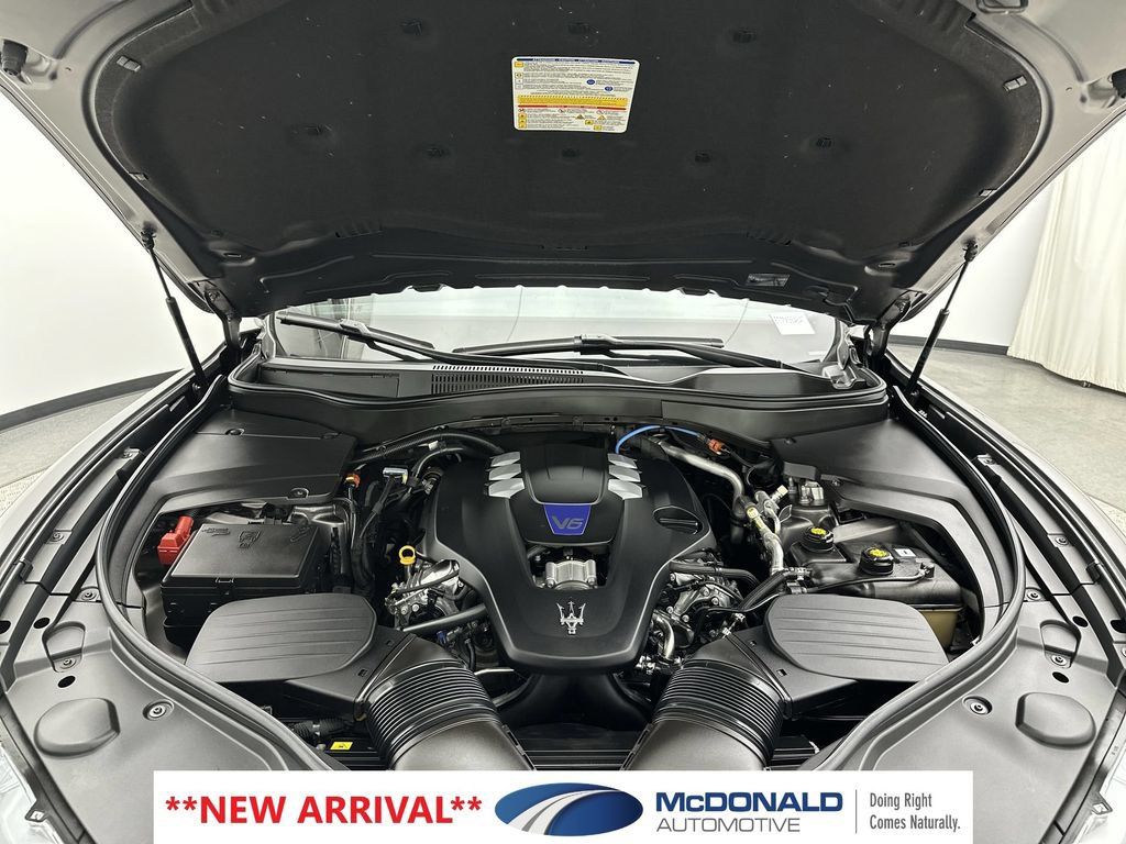 Used 2021 Maserati Levante S GranSport AWD/4WD image 25