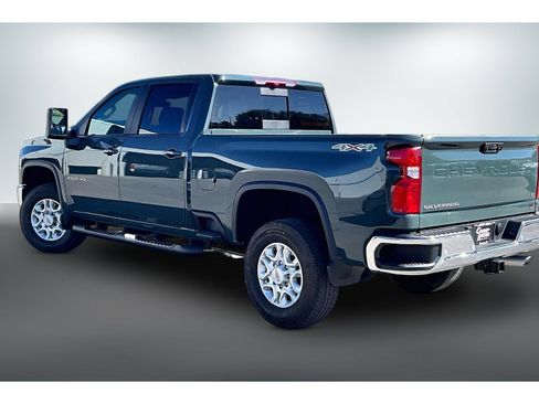 Used 2025 Chevrolet Silverado 2500 LT w/ Safety Package AWD/4WD image 4