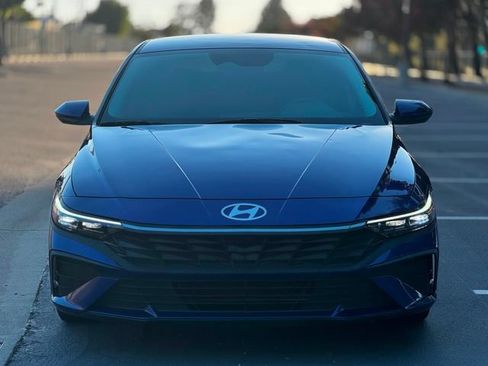 Used 2024 Hyundai Elantra SEL FWD image 3
