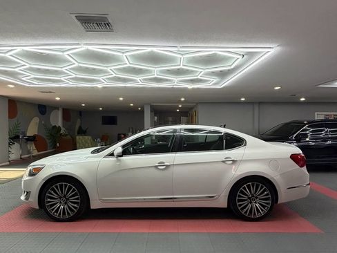Used 2015 Kia Cadenza Premium w/ Technology Package FWD image 3