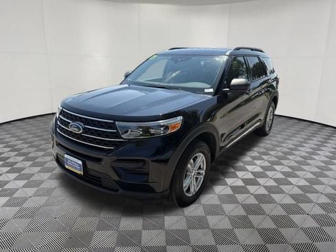 Used 2021 Ford Explorer XLT AWD/4WD image 13