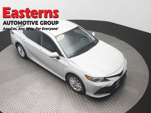 Used 2024 Toyota Camry LE image 3