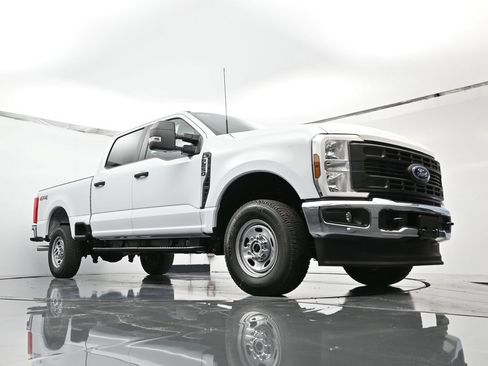 New 2026 Ford F250 XL w/ XL Chrome Package AWD/4WD image 41