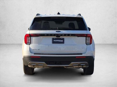 New 2026 Ford Explorer Active w/ Active Comfort Package image 8