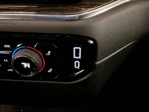 Used 2024 Chevrolet Silverado 1500 LT image 31