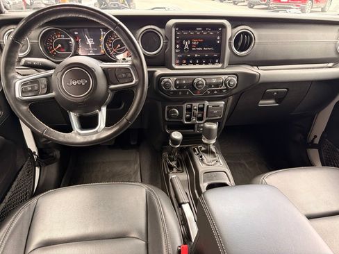 Used 2022 Jeep Wrangler Unlimited Sahara w/ Cold Weather Group AWD/4WD image 19
