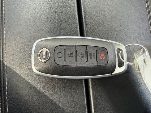 Certified 2026 Nissan Rogue SV FWD image 19