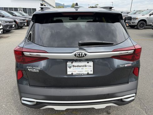 Used 2021 Kia Seltos SX w/ SX Sunroof Package AWD/4WD image 4