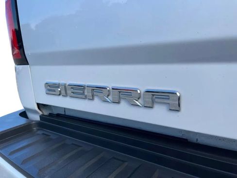 Used 2018 GMC Sierra 2500 Denali w/ Suspension Package, Off-Road AWD/4WD image 12