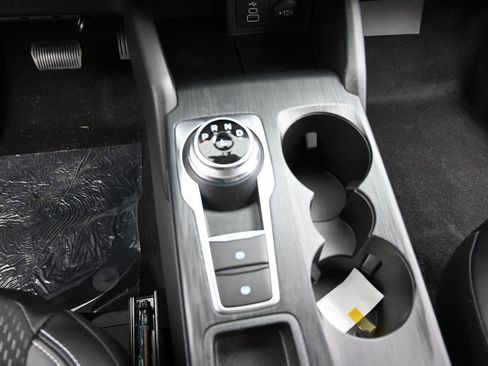 New 2025 Ford Escape SE image 19