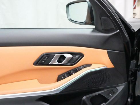 Used 2025 BMW 330i xDrive Sedan w/ Premium Package image 27