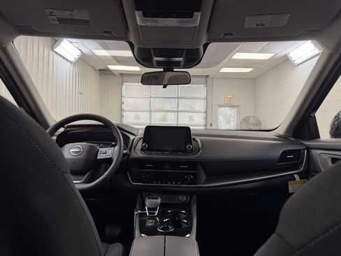 Certified 2026 Nissan Rogue SV AWD/4WD image 19