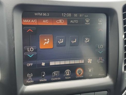 Used 2015 Jeep Cherokee Trailhawk w/ Comfort/Convenience Group AWD/4WD image 28