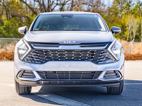 Used 2023 Kia Sportage EX image 2