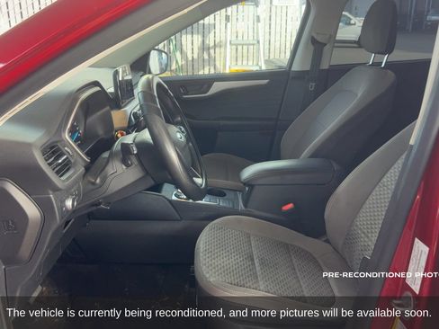 Used 2022 Ford Escape SE FWD image 11