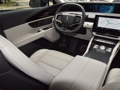 New 2026 Lincoln Nautilus Premier AWD/4WD image 15