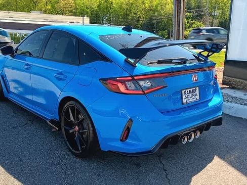 Used 2025 Honda Civic Type R image 3