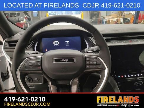 New 2026 Jeep Grand Cherokee Altitude AWD/4WD image 11