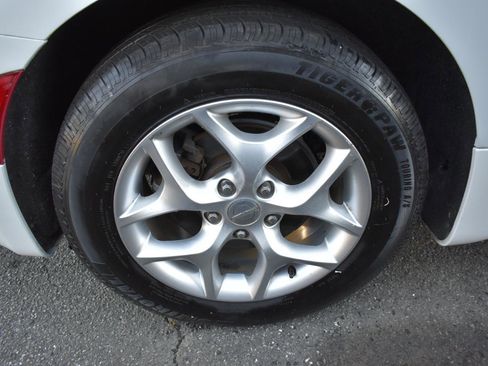 Used 2020 Chrysler Pacifica Limited image 36