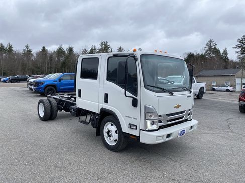 New 2024 Chevrolet Low Cab Forward image 40