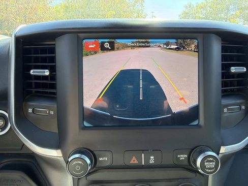 Used 2024 RAM 2500 Big Horn image 37