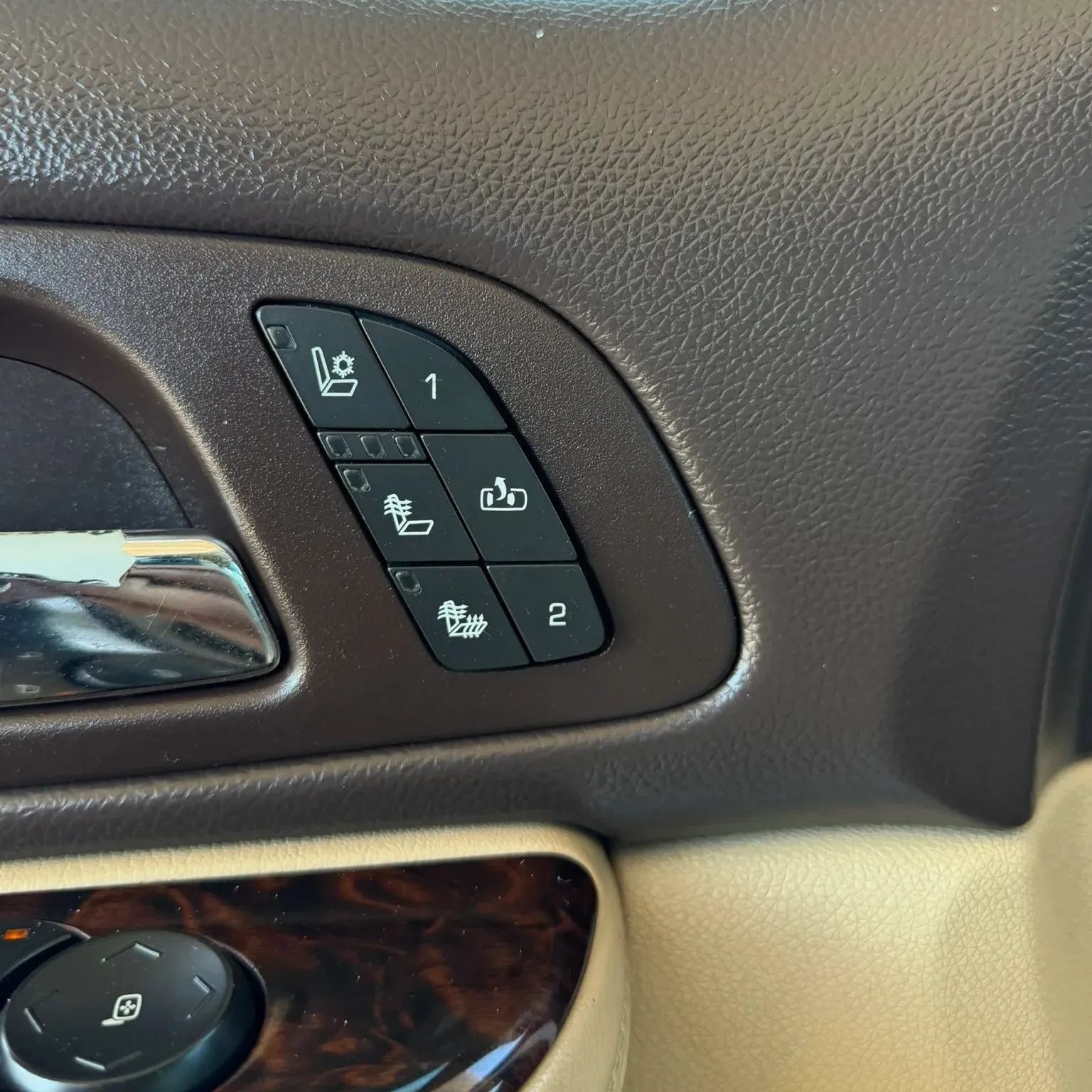 Used 2011 GMC Sierra 2500 Denali AWD/4WD image 13