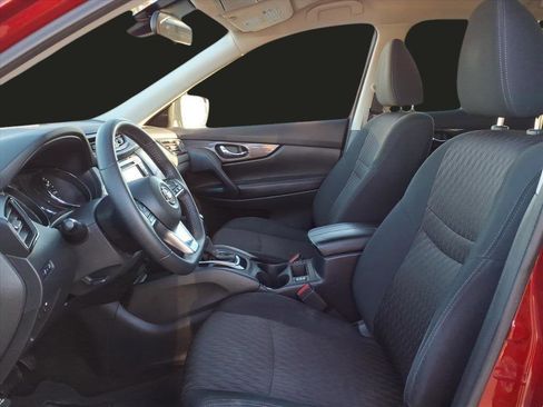 Used 2019 Nissan Rogue SV image 24