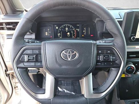Certified 2025 Toyota Tacoma SR5 AWD/4WD image 13