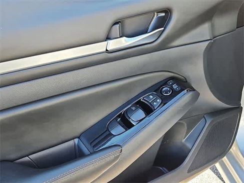 Used 2023 Nissan Altima 2.5 SV image 27